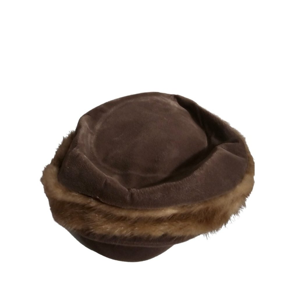 Vtg Landers Of Saint Louis Womens Fur Hat